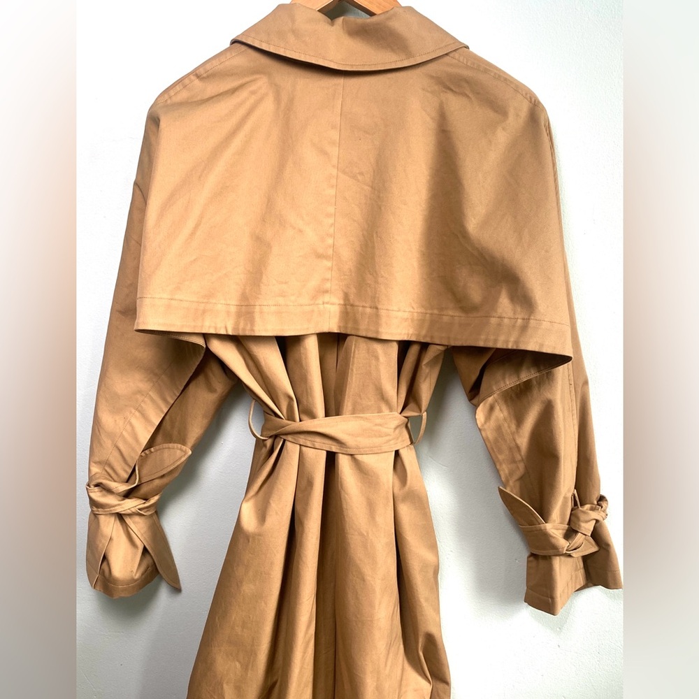 Classic Tan Trench Coat - Picture 4 of 8